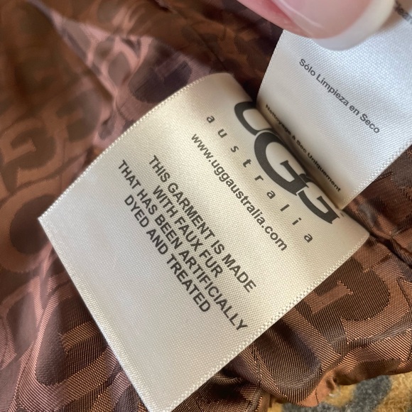 UGG PENDLETON Women's XL Wool Blanket Vest
Southwest Pattern XL - Picture 7 of 8